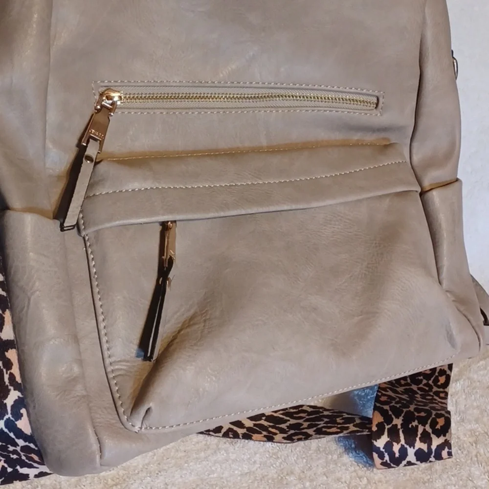 JEN & Co. Backpack over the shoulder bag gray vegan